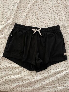 Vuori Women’s Shorts with Drawstring in Black